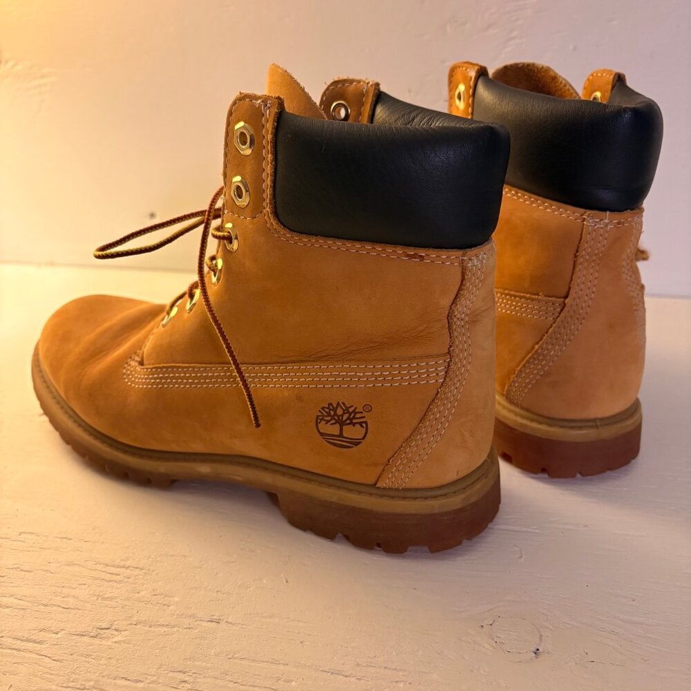 Timberland size 8 NARROW Tan Lace Up Boots for Women